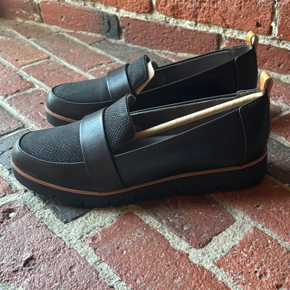 Women's Dr. Scholls Webster Black Snake Leather Loafers with Brown Trim NIB